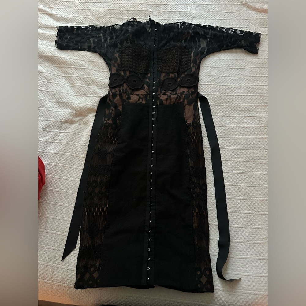 Elegant Black Floral Dress - Picture 2 of 2